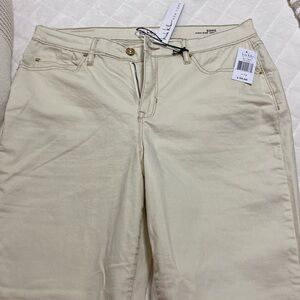 Creamed colored high-rise ankle skinny jeans lots of stretch Nicole Miller